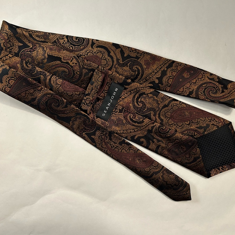 SEAN JOHN 100% Silk Brown & Black Paisley Tie - Picture 6 of 9